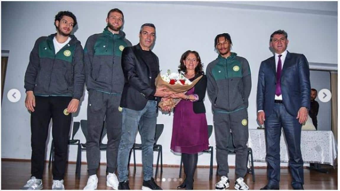 Manisa Büyükşehir Belediyespor Kulübü Basketbol Takımı, Okulumuzu Ziyaret Etti